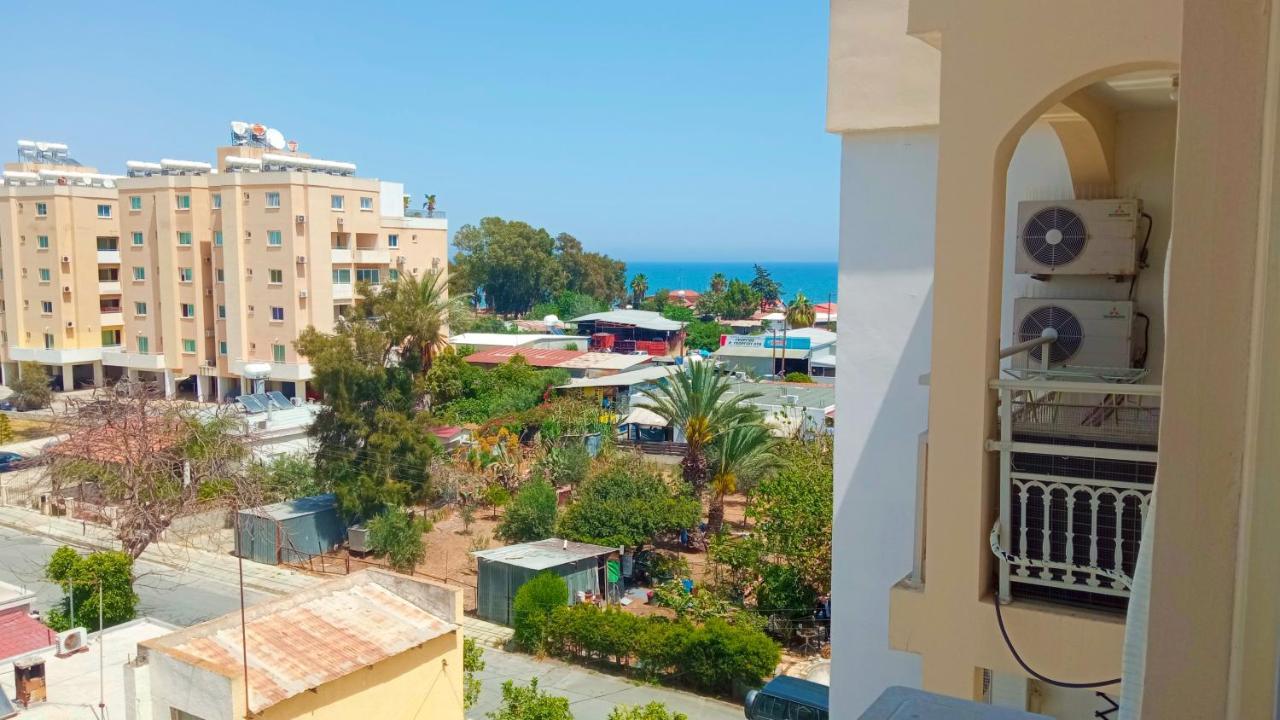 Luxury Private Rooms -Sea View, Netflix, Gym- 5 Min From Beach! - Private Room In Shared Apartment Larnaca Buitenkant foto